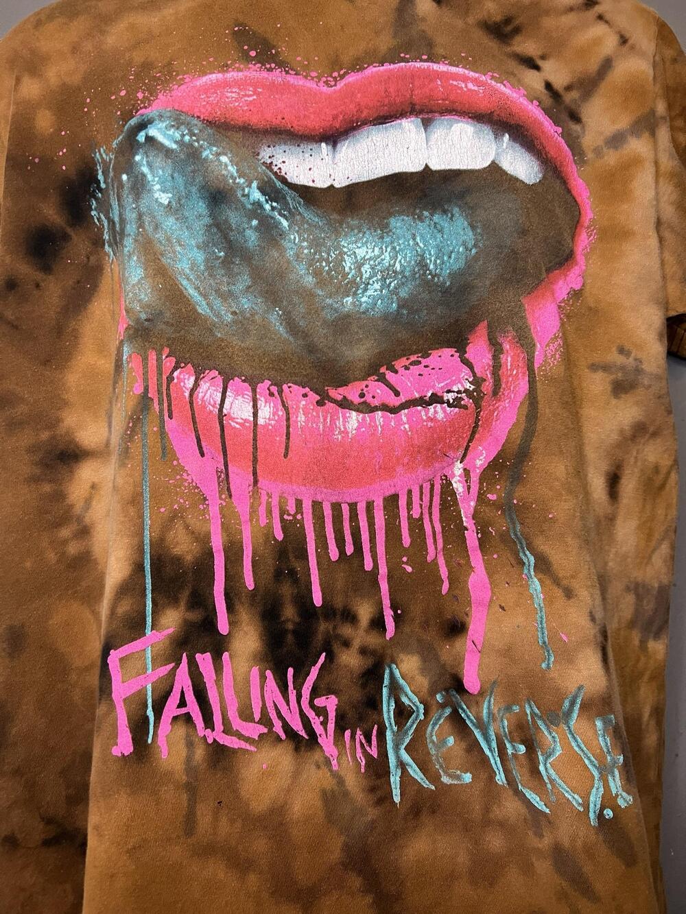 Falling In Reverse Shirt Mens Large Brown Tie Dye Lips Graphic Band Tee Music